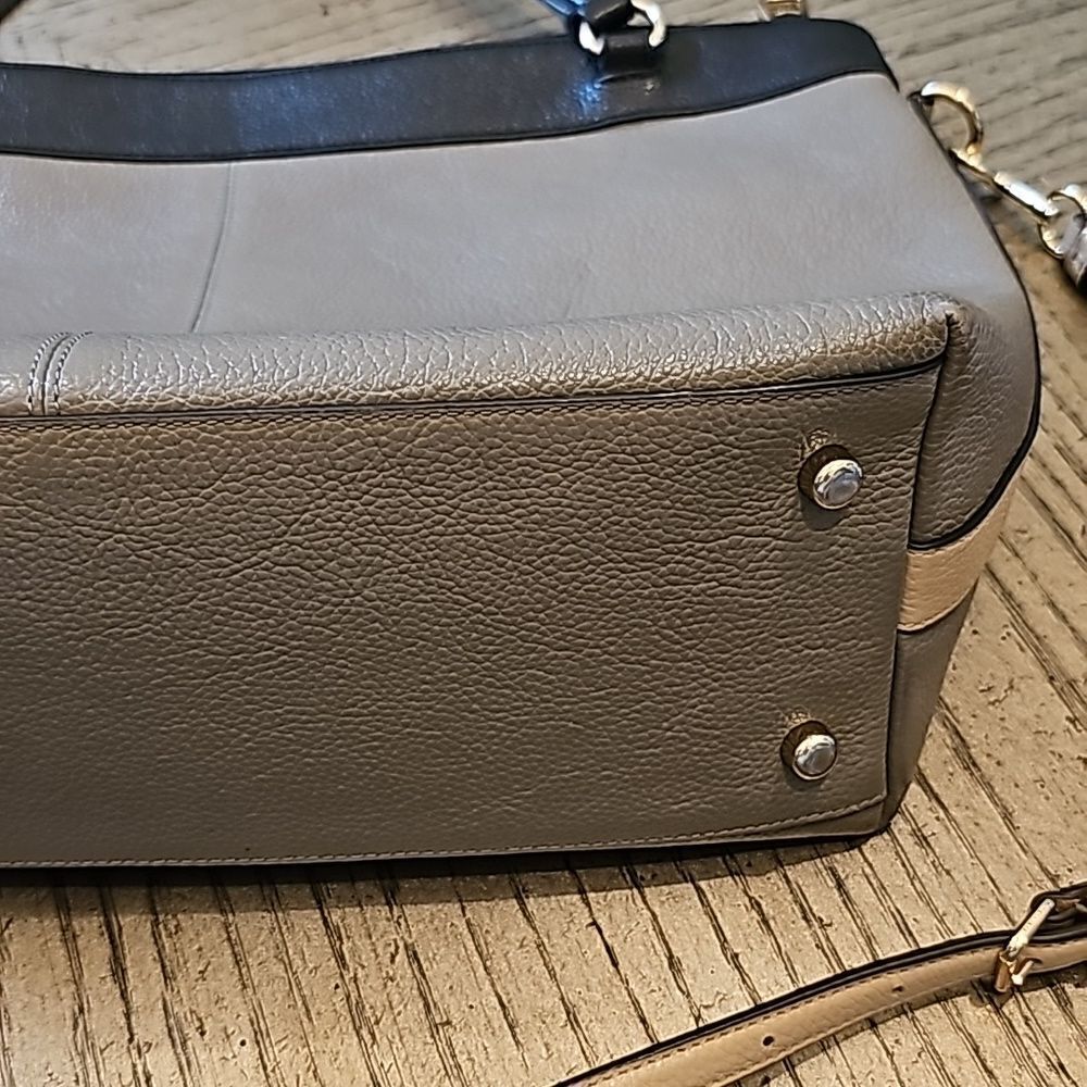 Coach leather purse tan black and taupe excellent new condition - Picture 7 of 12